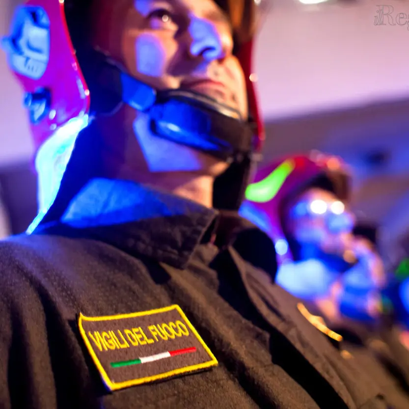 IL POMPIERE PAURA NON NE HA