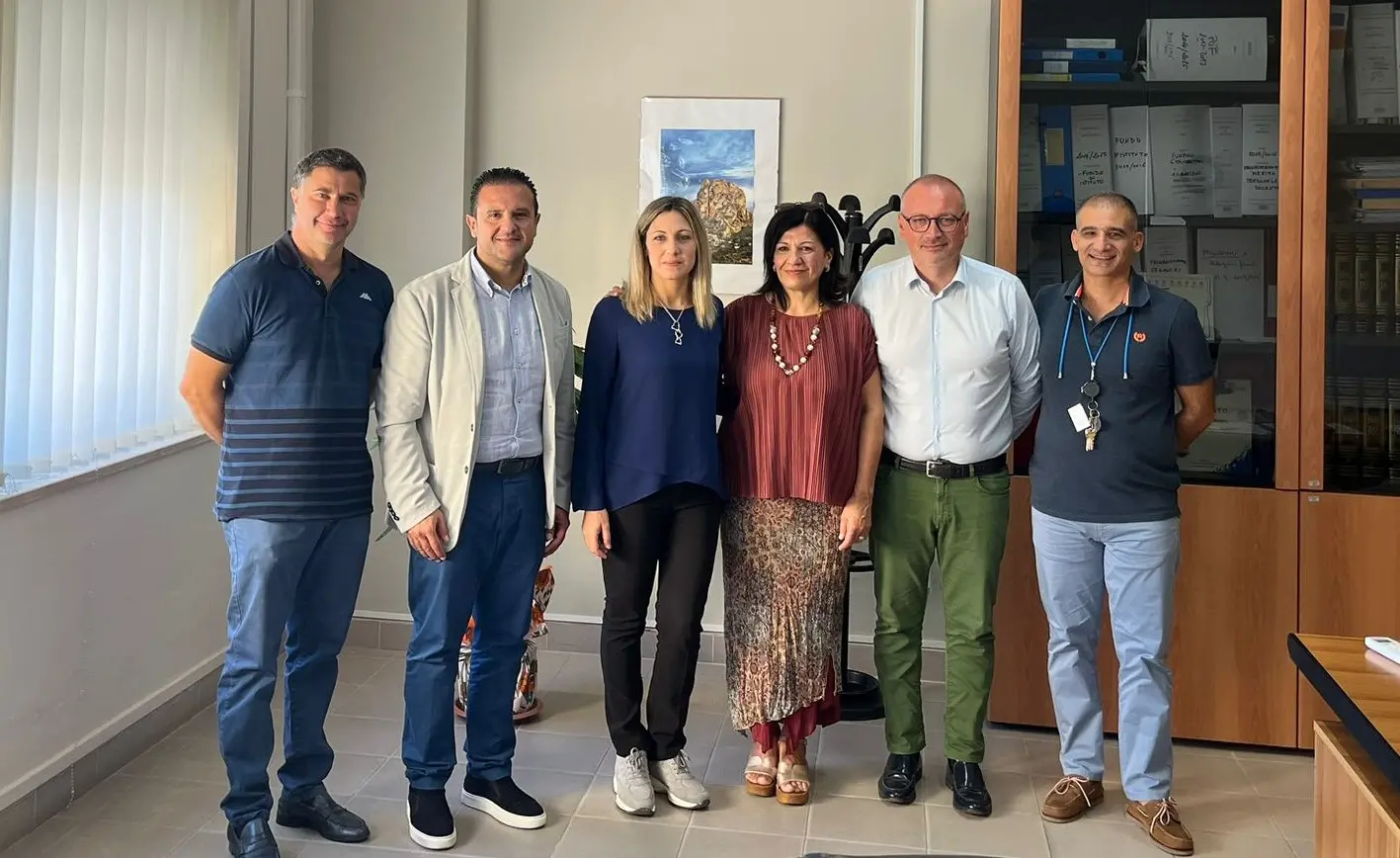 Versace all'Istituto superiore La Cava di Bovalino: «Da Metrocity in cantiere diversi interventi di manutenzione»