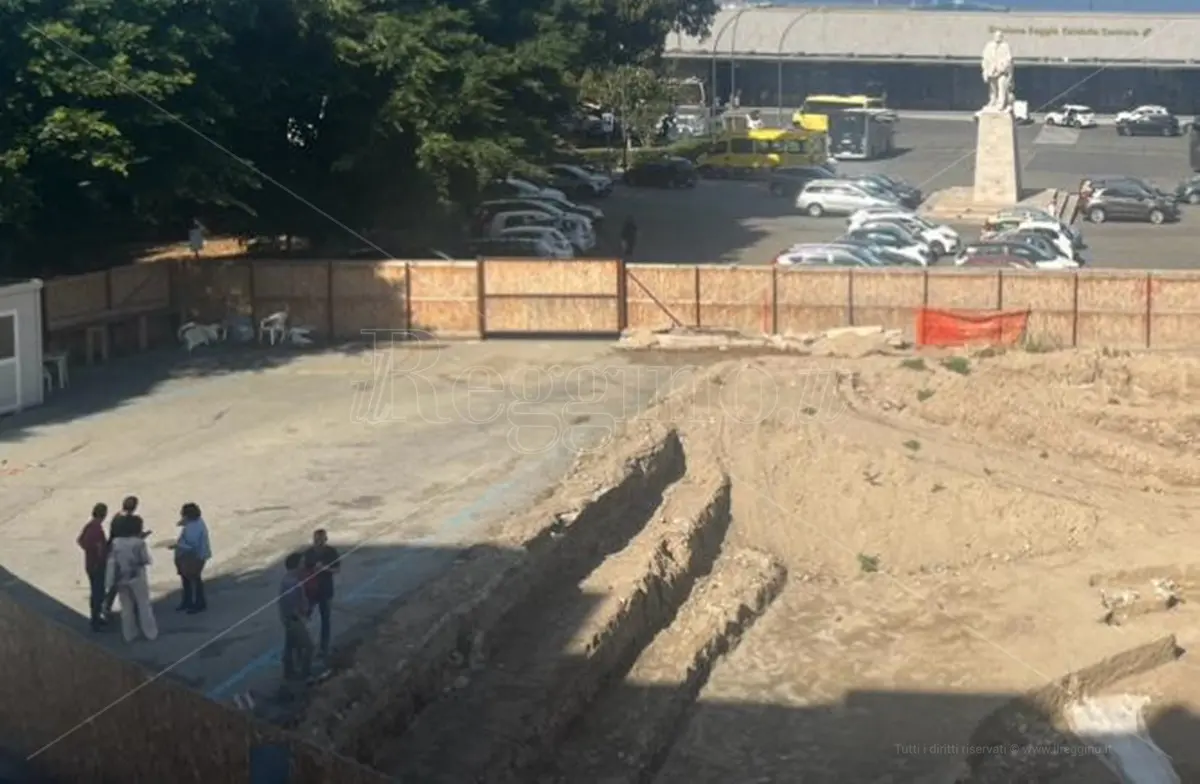 Reggio, sopralluogo stamane al cantiere degli scavi di piazza Garibaldi: riapertura vicina
