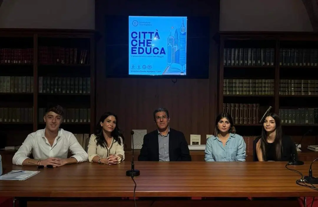 I ragazzi del liceo Zaleuco e dell’Oliveti-Panetta, insieme per una “città che educa\"