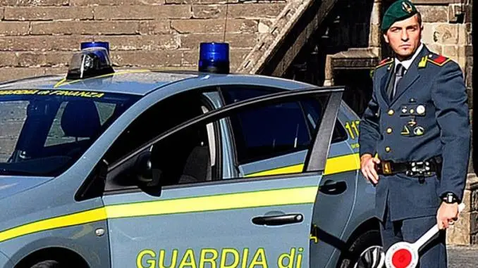 Ricatti, usura e truffe ai clienti. Bufera su istituto bancario reggino