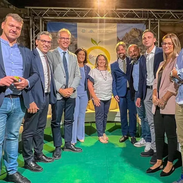 Bergarè 2024: Bergonauti trionfa all'Hackathon e reinventa il futuro del Bergamotto