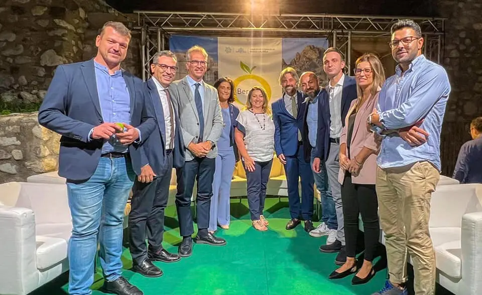 Bergarè 2024: Bergonauti trionfa all'Hackathon e reinventa il futuro del Bergamotto