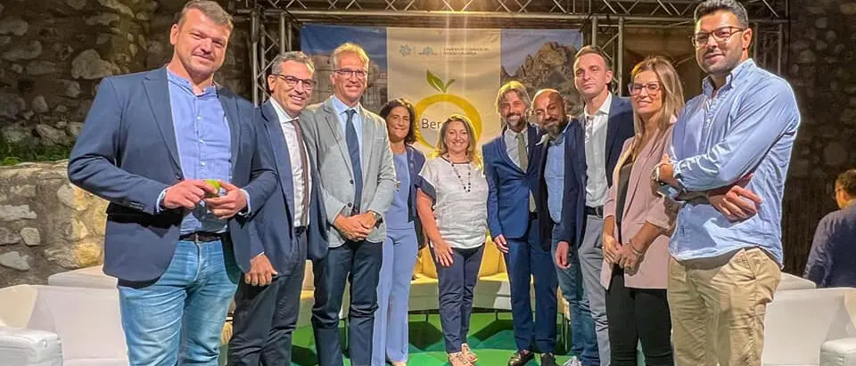 Bergarè 2024: Bergonauti trionfa all'Hackathon e reinventa il futuro del Bergamotto