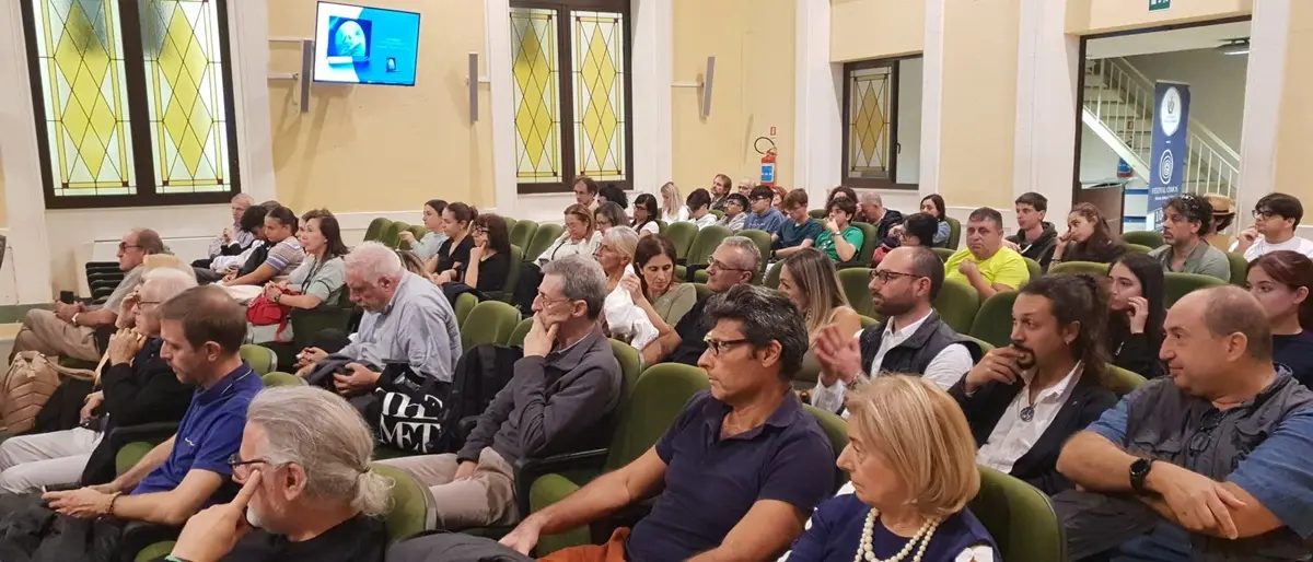 Reggio, al festival Cosmos 2024 la Digital disruptive: tra presente e futuro attraverso l’Intelligenza artificiale