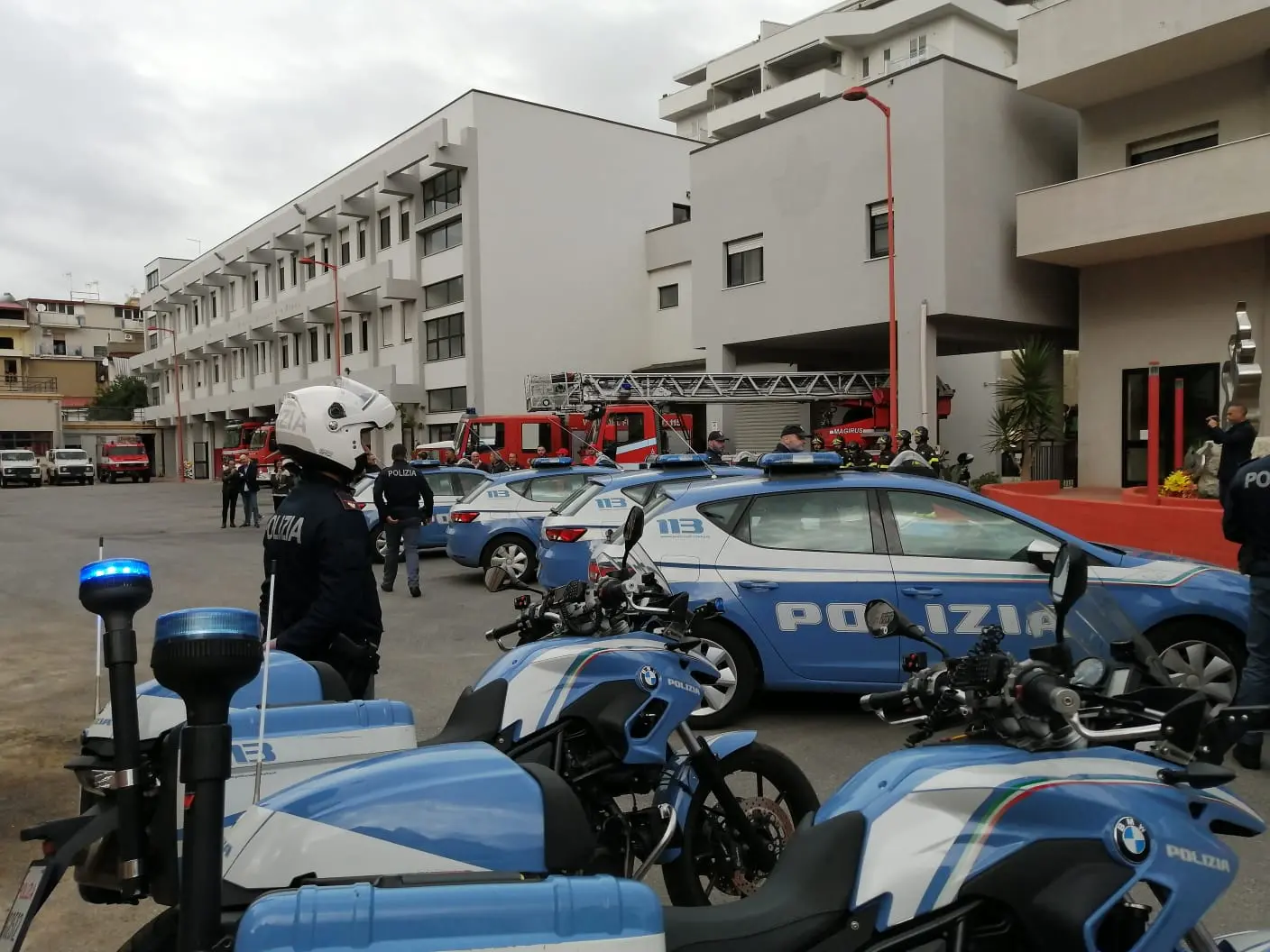 La sezione volanti della Polizia rende omaggio a Nino Candido