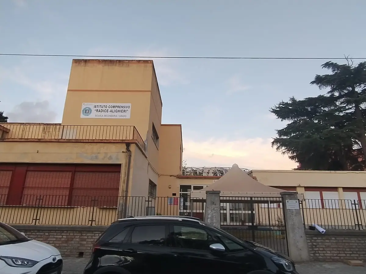 Caso scuola Catona, la protesta non si ferma: oggi si assentano parte delle terze classi