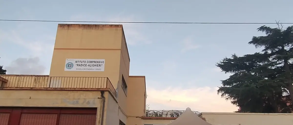 Caso scuola Catona, la protesta non si ferma: oggi si assentano parte delle terze classi