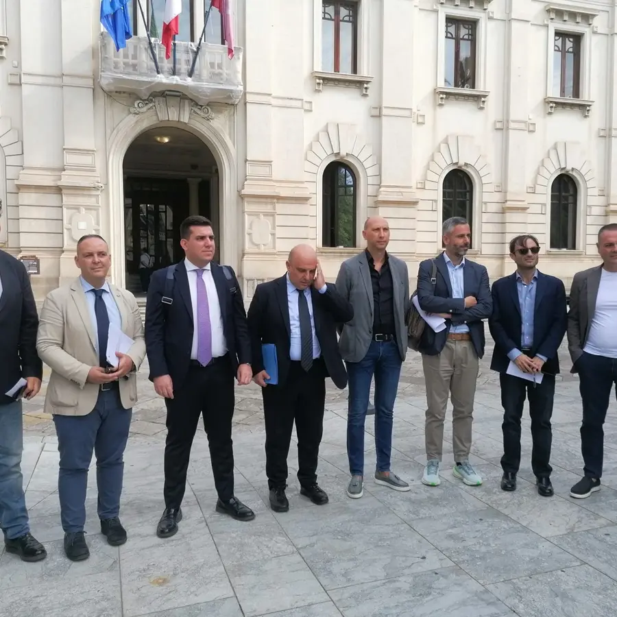 Reggio, «messo il bavaglio alle Commissioni», l’opposizione (sfrattata dal Palazzo) denuncia le «manovre eversive» della maggioranza