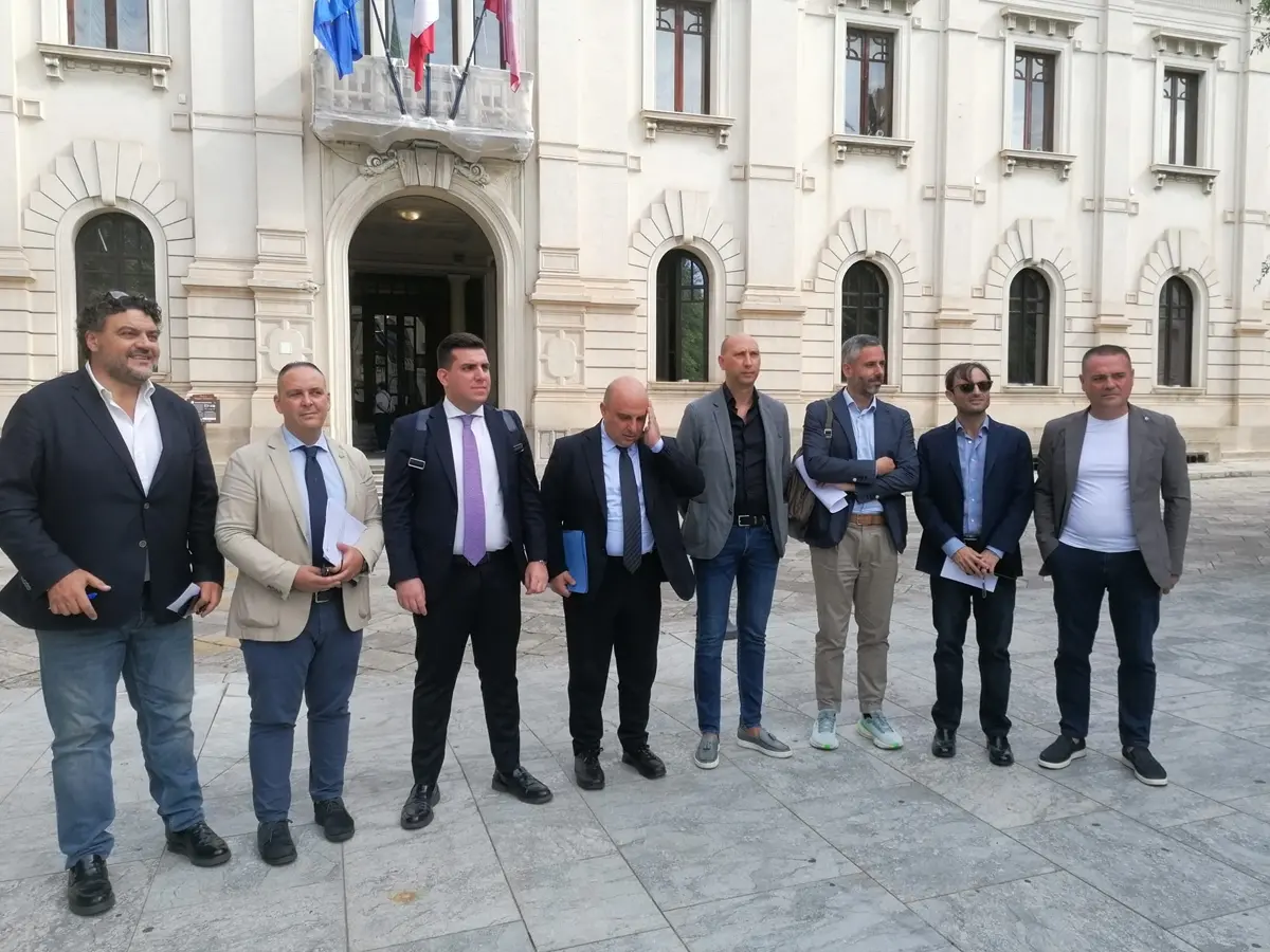 Reggio, «messo il bavaglio alle Commissioni», l’opposizione (sfrattata dal Palazzo) denuncia le «manovre eversive» della maggioranza