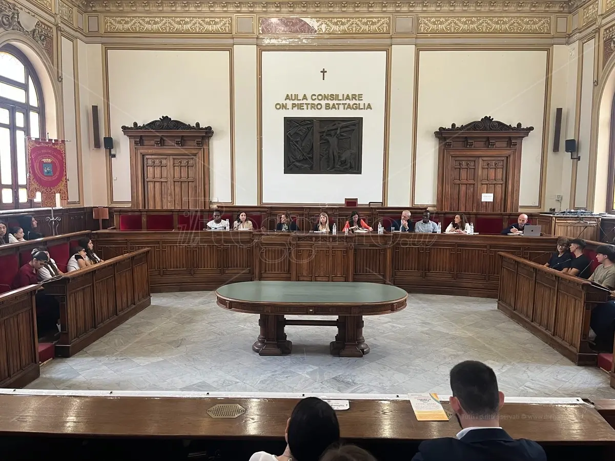 A Reggio la giornata europea contro la tratta: lo sfruttamento lavorativo e sessuale diffuso e sommerso ma liberarsi si può - VIDEO