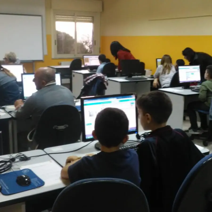 L’istituto “Catanoso - De Gasperi” lancia i laboratori aperti