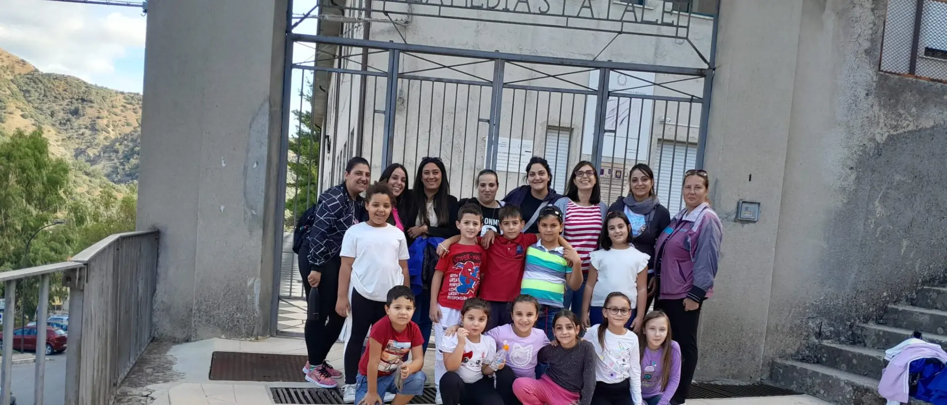 Bivongi, mancano gli insegnanti e si ripiega con le pluriclassi alle elementari: le mamme contrarie si mobilitano