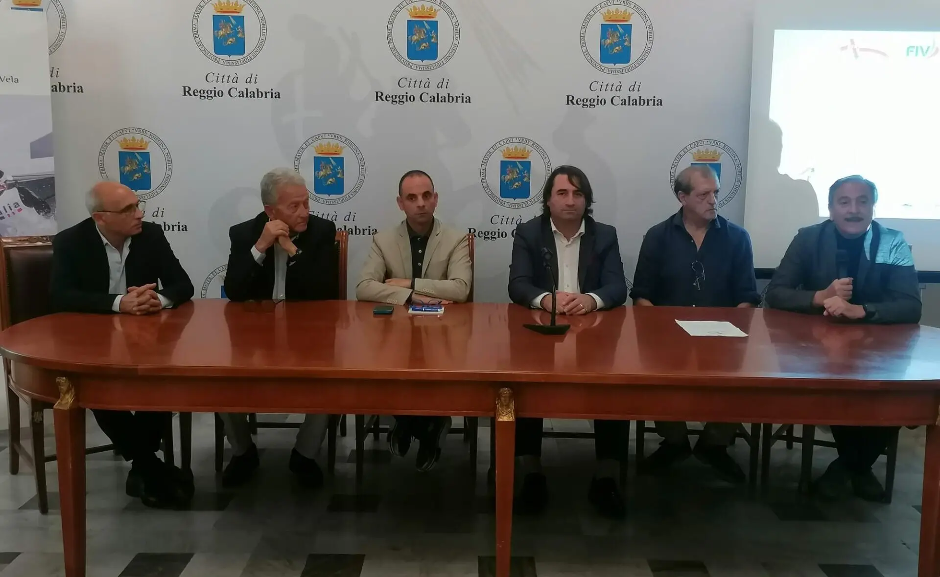 Reggio, approda sul Lungomare il campionato italiano Wingfoil freeride