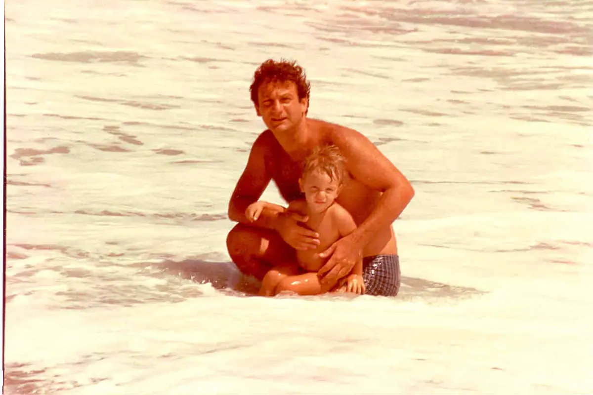 23 ottobre 1989, a Locri l'agguato mortale a Peppe Tizian. Il figlio Giovanni: «Vive nelle avventure in barca a vela che racconto ai miei figli»