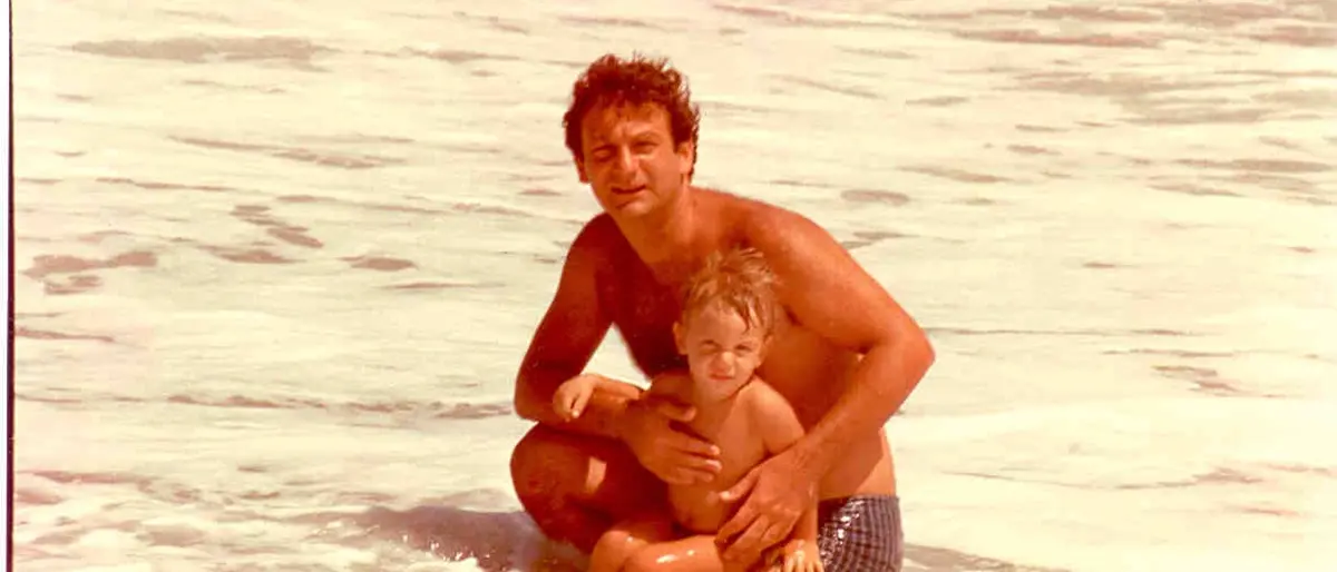 23 ottobre 1989, a Locri l'agguato mortale a Peppe Tizian. Il figlio Giovanni: «Vive nelle avventure in barca a vela che racconto ai miei figli»