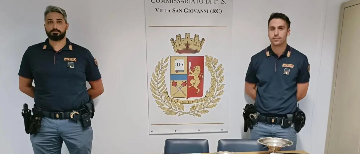 Villa, due fermi della Polizia per ricettazione: sequestrati oro, argenteria e 13mila euro in contanti