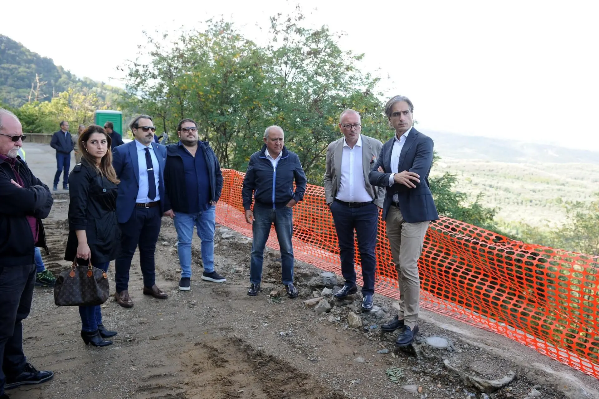 Proseguono i lavori sulla Sp2 da Santa Cristina verso Platì, sopralluogo del sindaco Falcomatà e del vicesindaco Versace