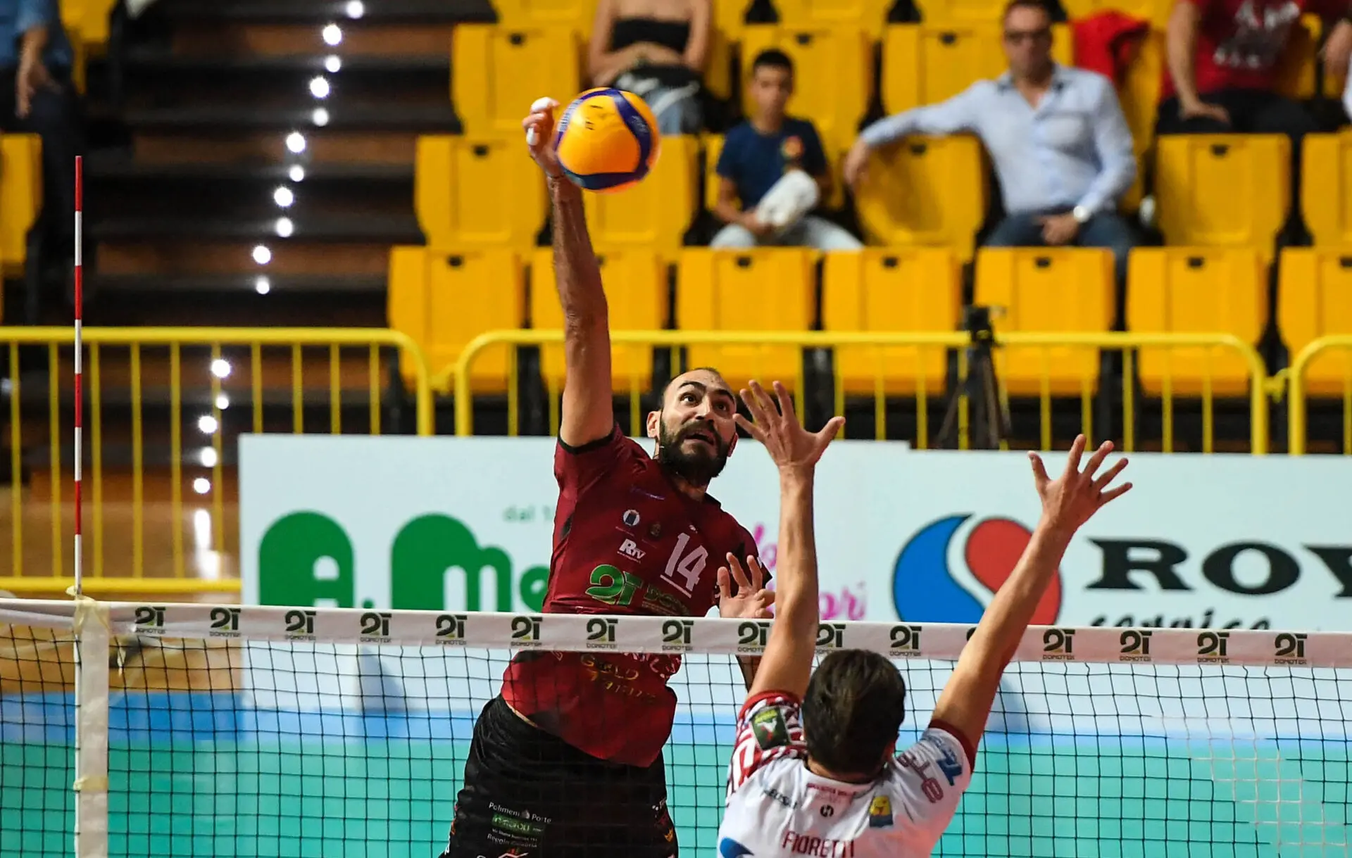 La Domotek Volley trionfa al PalaCalafiore. Il Capitano Laganà: «Reggio è stata uno spettacolo»