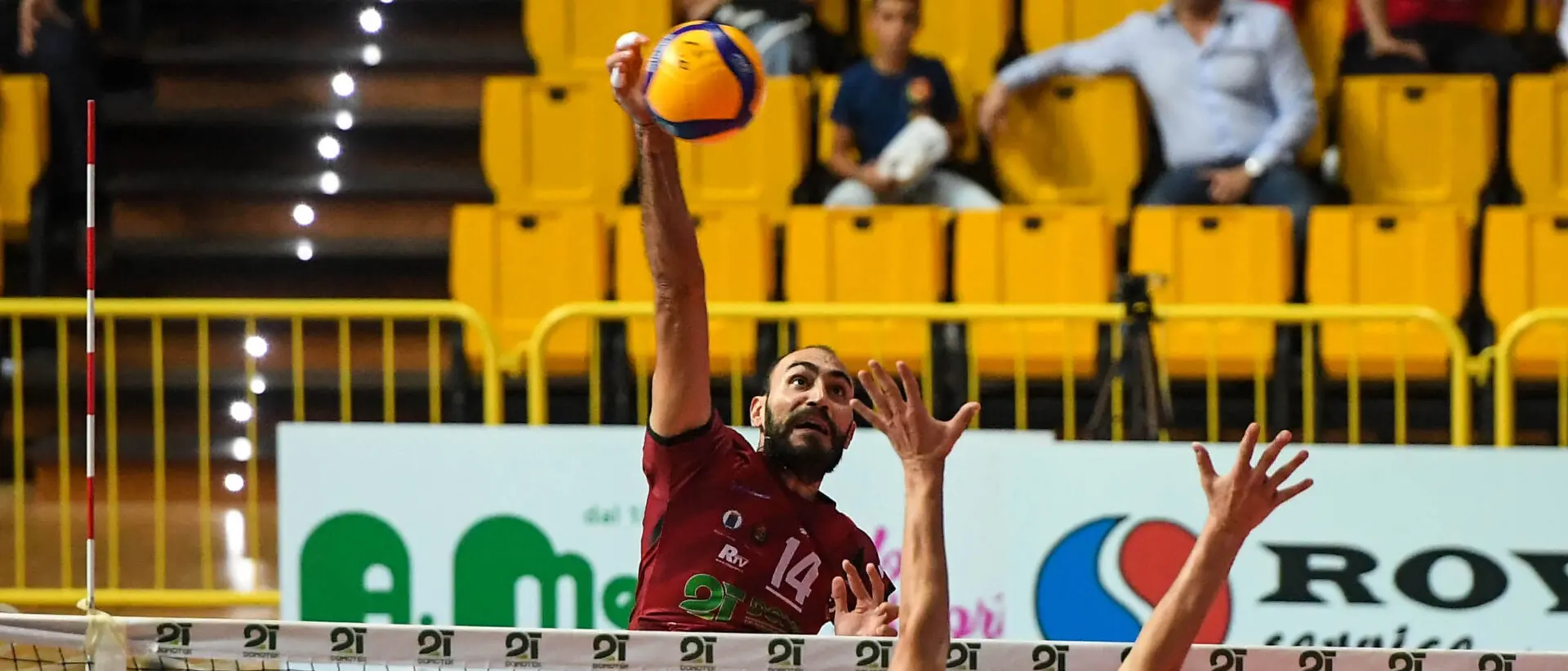 La Domotek Volley trionfa al PalaCalafiore. Il Capitano Laganà: «Reggio è stata uno spettacolo»