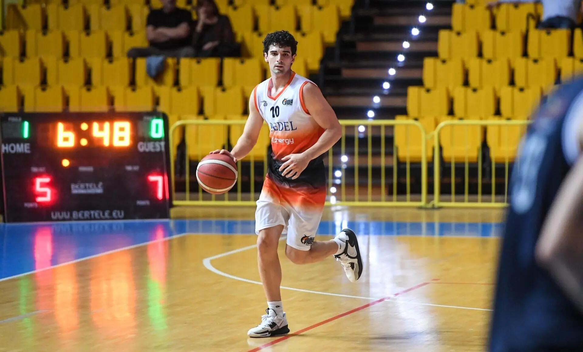 La Viola si prepara alla sfida di Piazza Armerina. Fernandez: «La squadra è unita, siamo pronti»