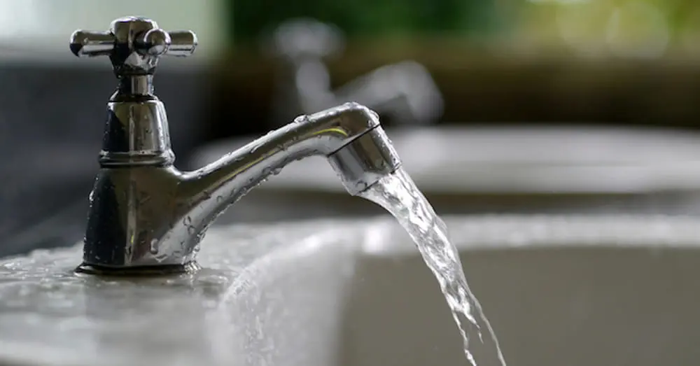 L'infermiere scrive a Falcomatà: «Non abbiamo acqua dal 25 marzo scorso»