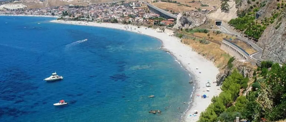 VAI E VIENI | Turismo nell'Area Grecanica: mare, borghi e sapori da (ri)scoprire senza spendere una fortuna