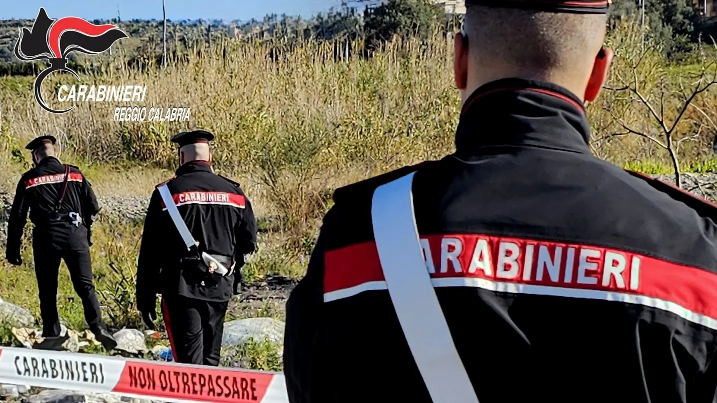 Piana di Gioia Tauro, Carabinieri sequestrano impianto autodemolizione per gravi violazioni ambientali e penali