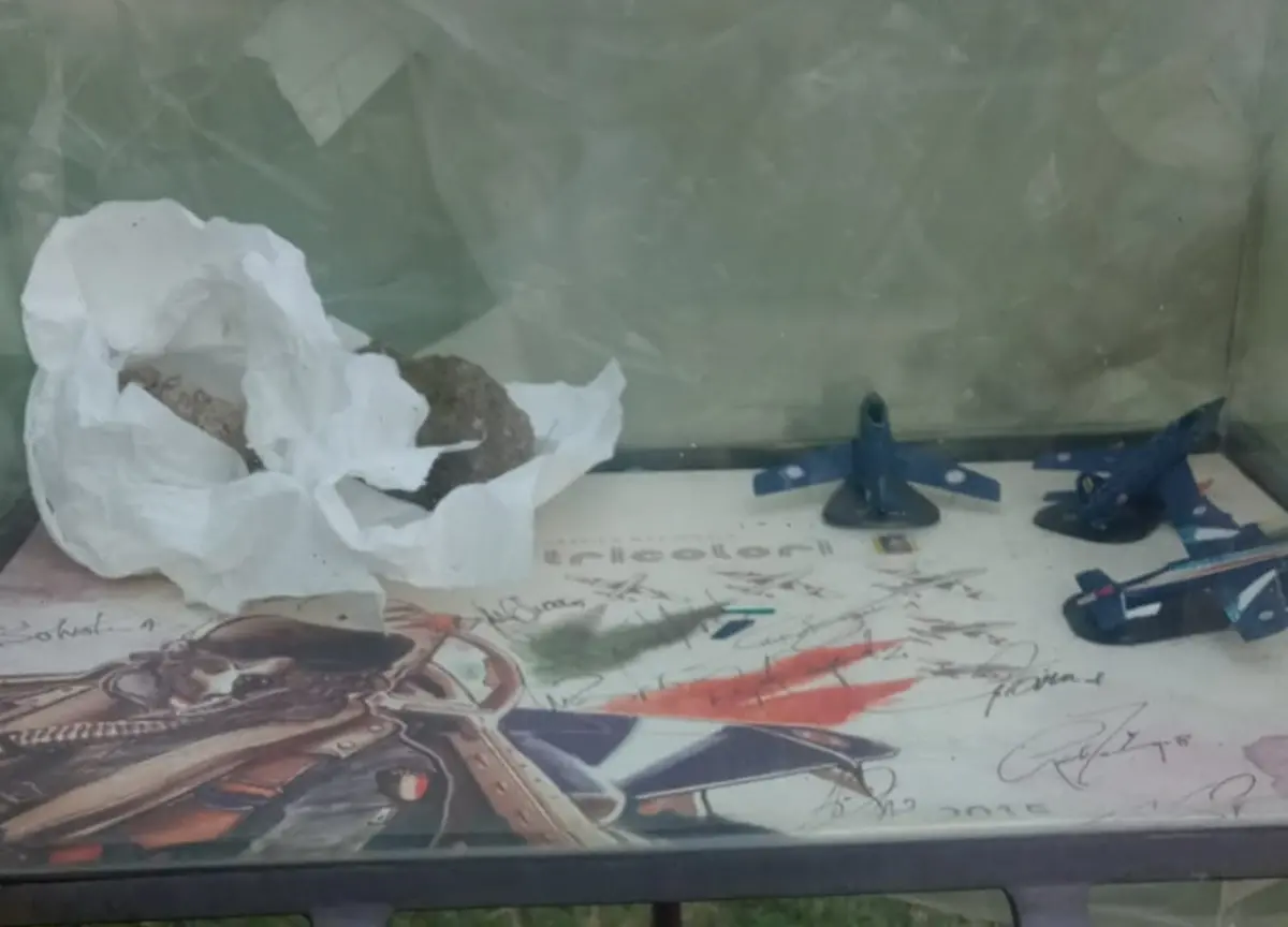 Danneggiata la teca dedicata al piccolo Gianluca Canonico a Reggio, papà Pietro: «Sono indignato»