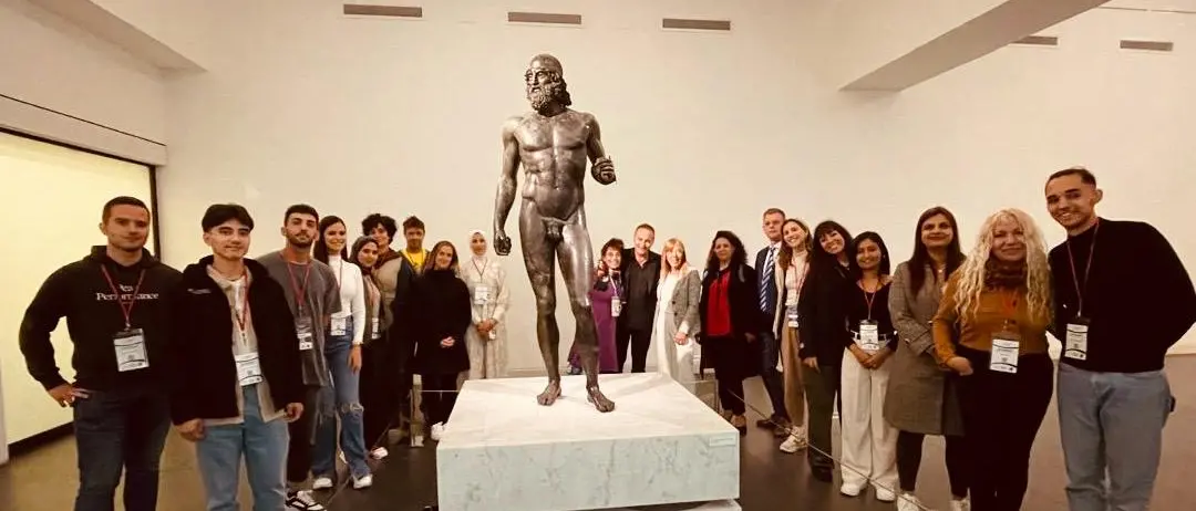 La Senatrice Minasi accoglie gli studenti della Summer Peace University