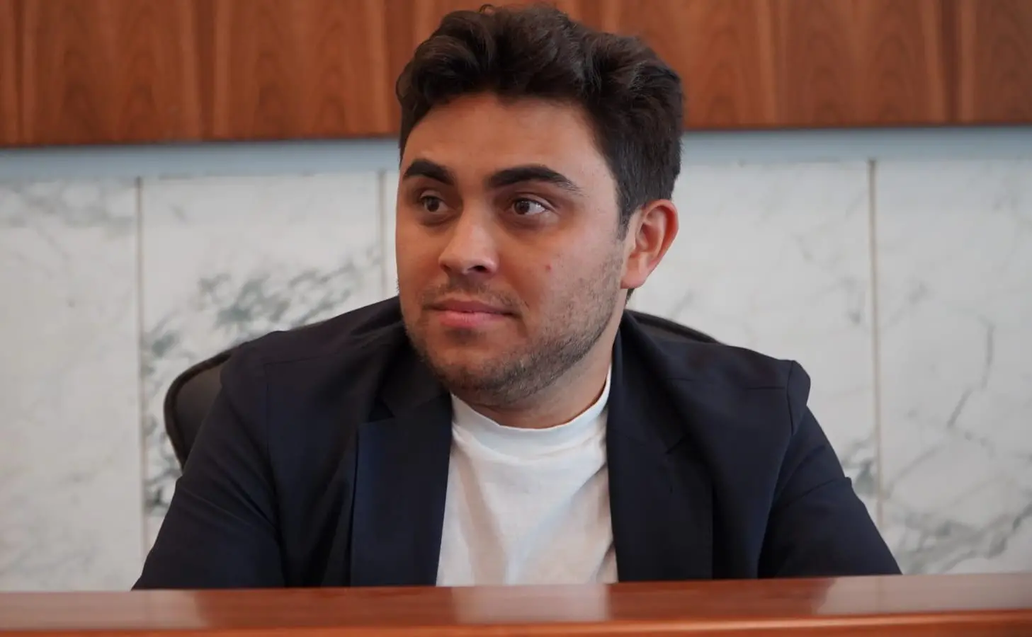Il Delegato Quartuccio: «Lapide di Palazzo Crupi rimossa per esigenze di allestimento. Sbagliato personalizzare le istituzioni»