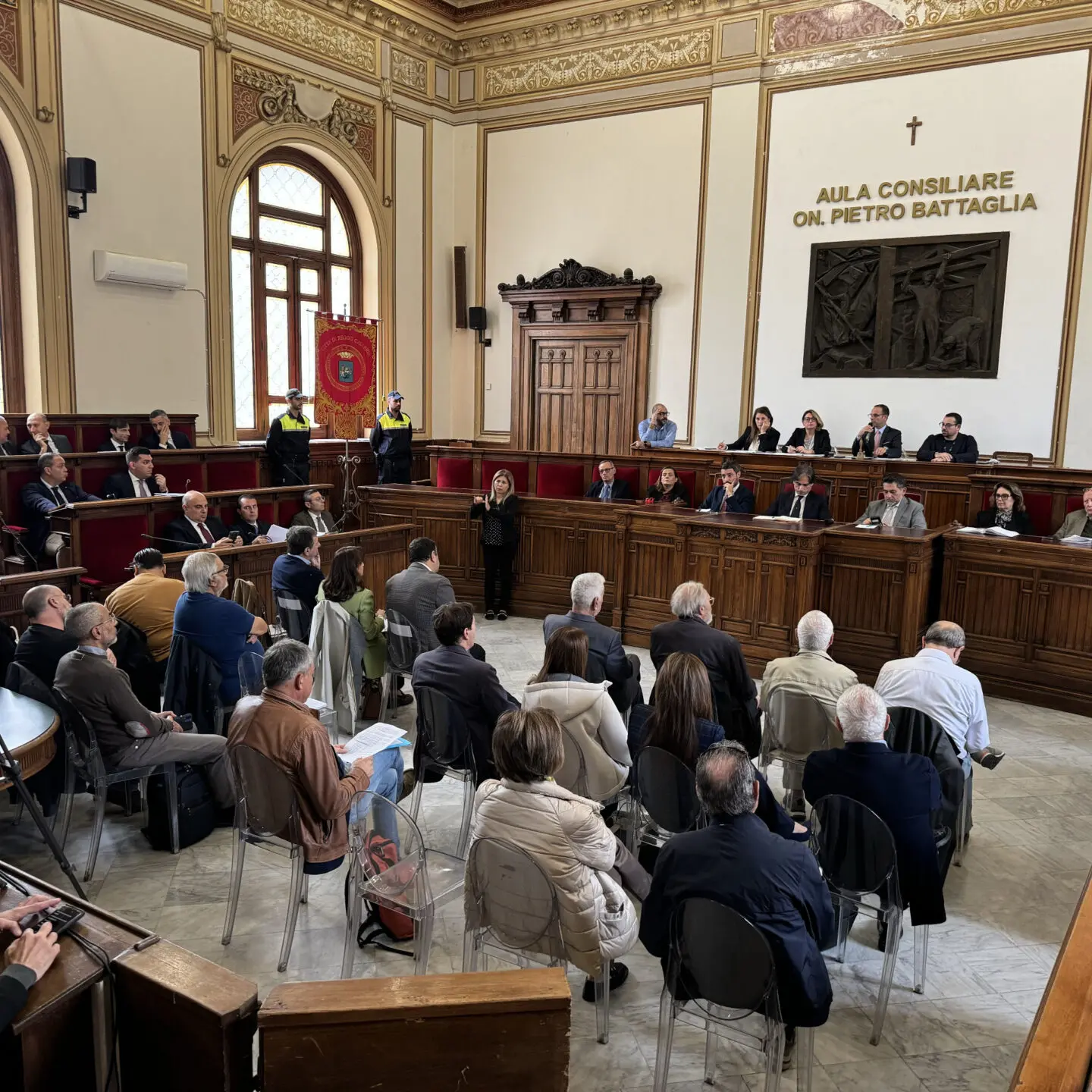 Reggio, la difesa del diritto alla salute si ferma in Consiglio: Approvato documento a maggioranza
