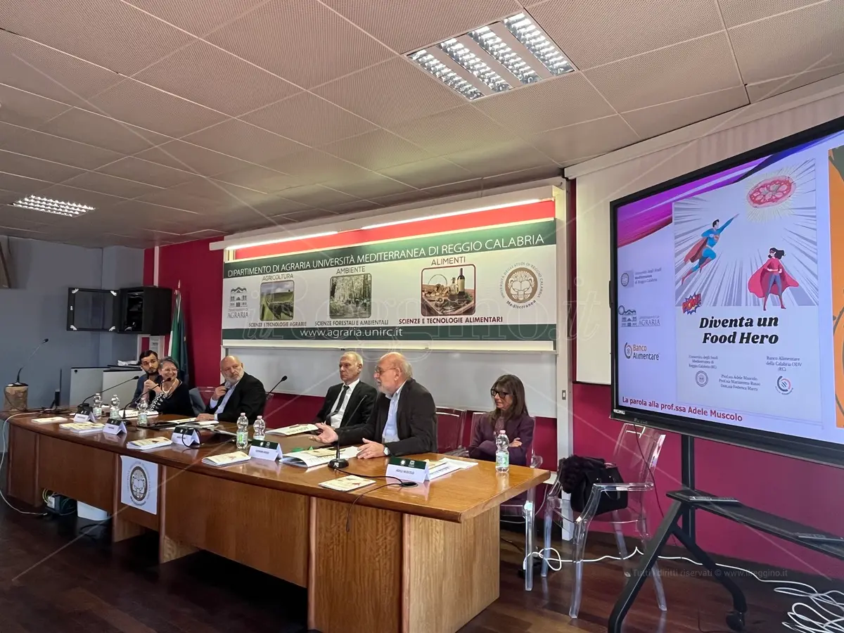 Reggio, Mediterranea e Banco Alimentare insieme contro lo spreco: presentato l'opuscolo \"Diventa un Food Hero\" - VIDEO