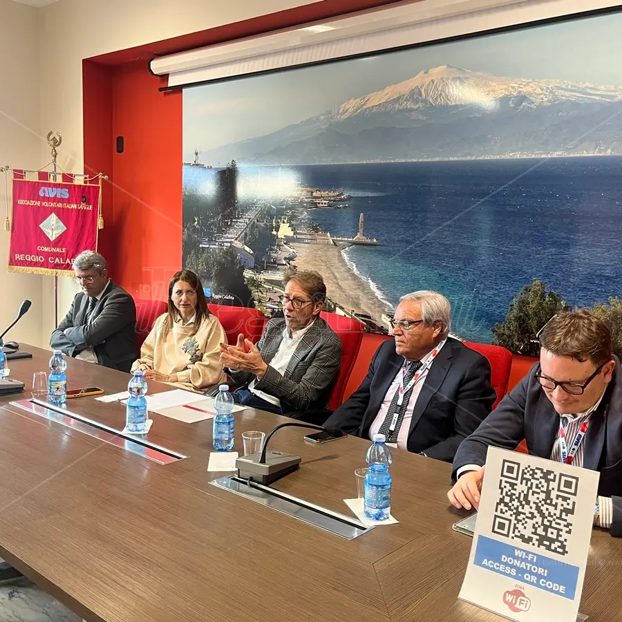 Briola per i 70 anni di Avis a Reggio lancia la sfida: «Autosufficienza e flessibilità dei centri raccolta» - VIDEO