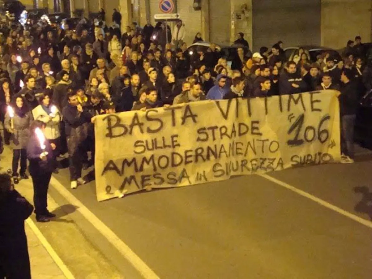Giornata Mondiale per le Vittime della Strada, l'associazione ricorda 28 persone morte quest'anno sulla 106