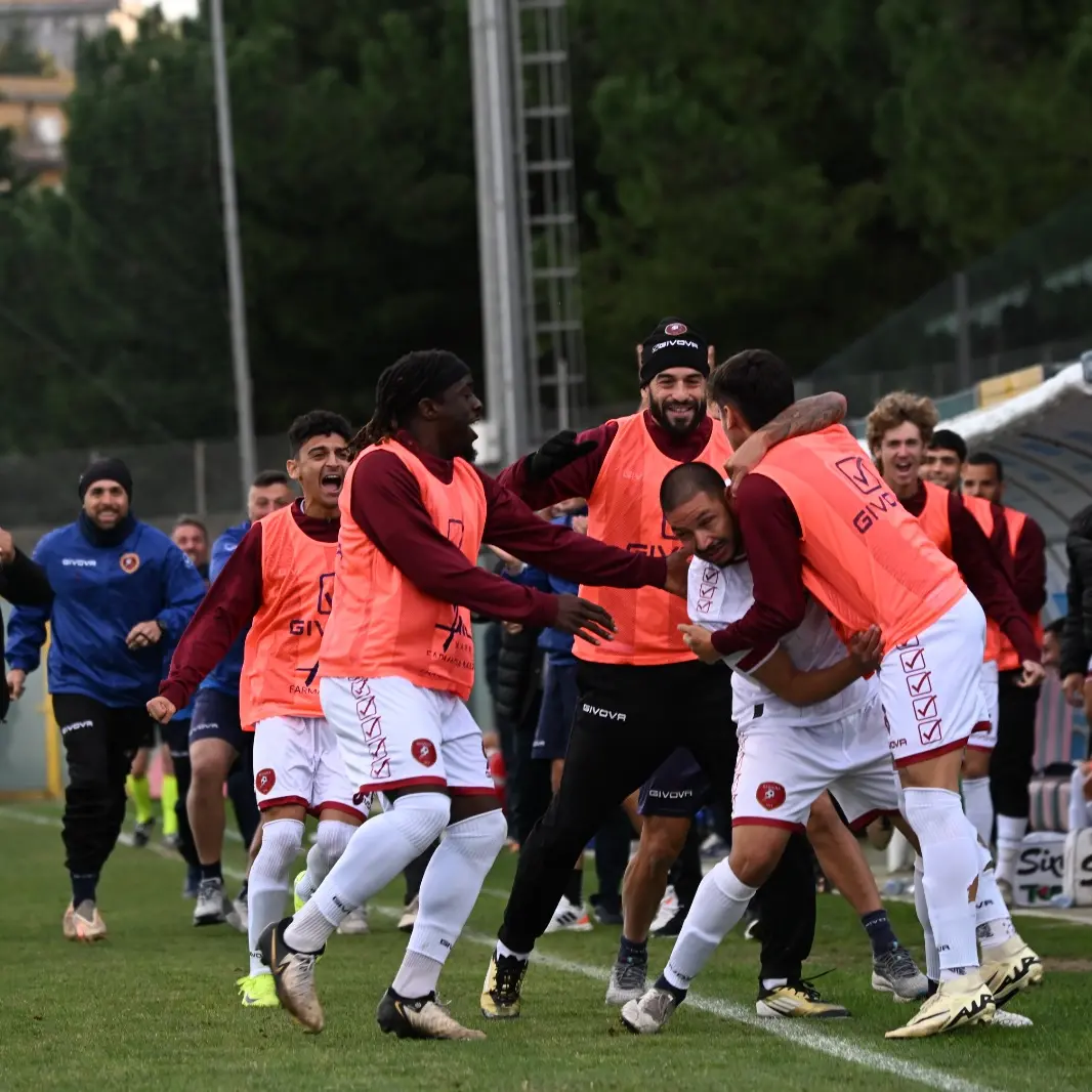 Urso decide il derby, la Reggina sbanca Vibo