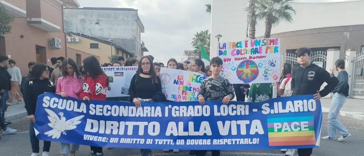 Locri, il polo liceale Zaleuco – Oliveti – Panetta – Zanotti aderisce alla terza Marcia mondiale per la Pace e la Non violenza