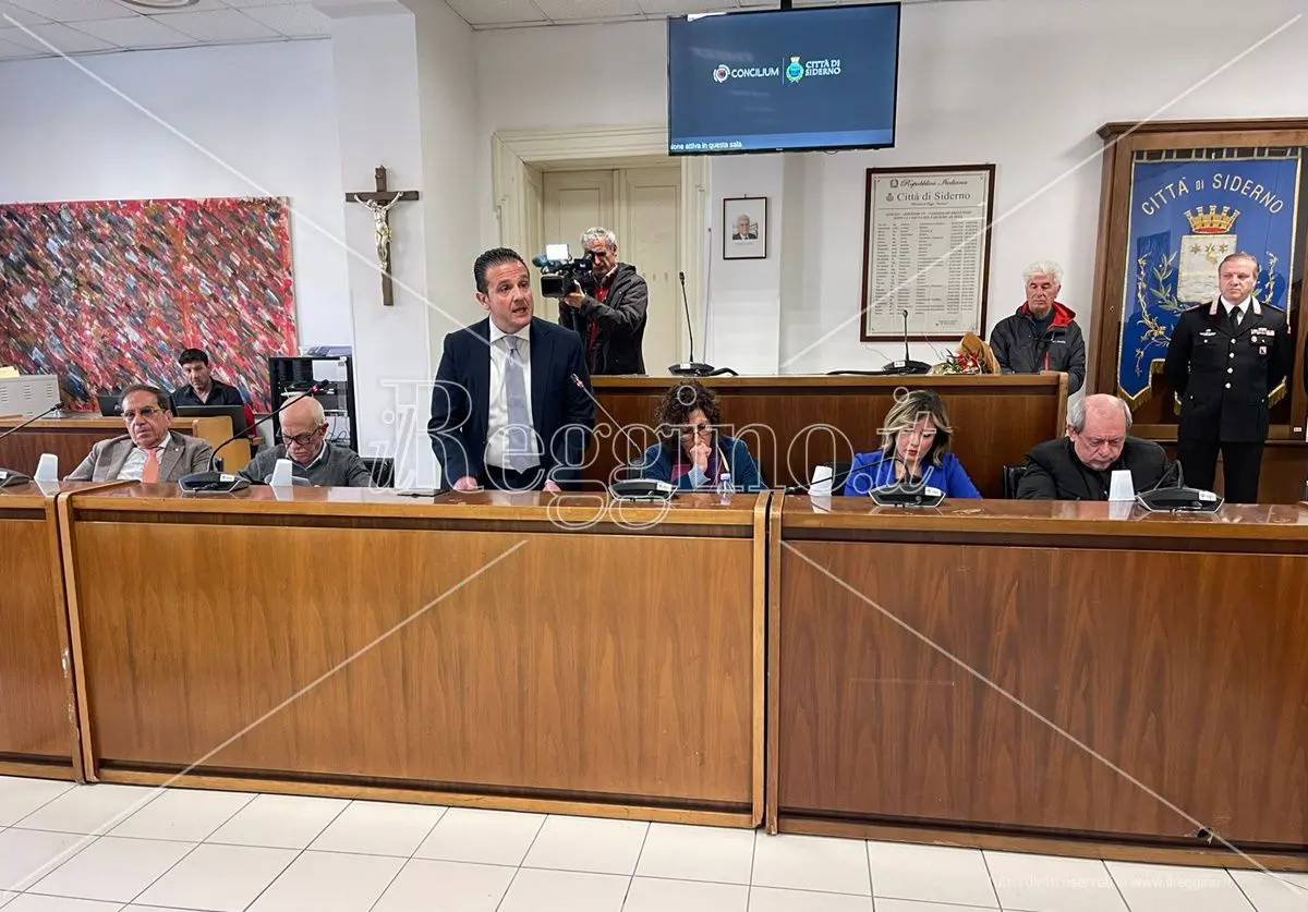 Ruggini e contrasti frenano l’assemblea dei sindaci della Locride, il Corsecom: «Serve uno scatto d’orgoglio»