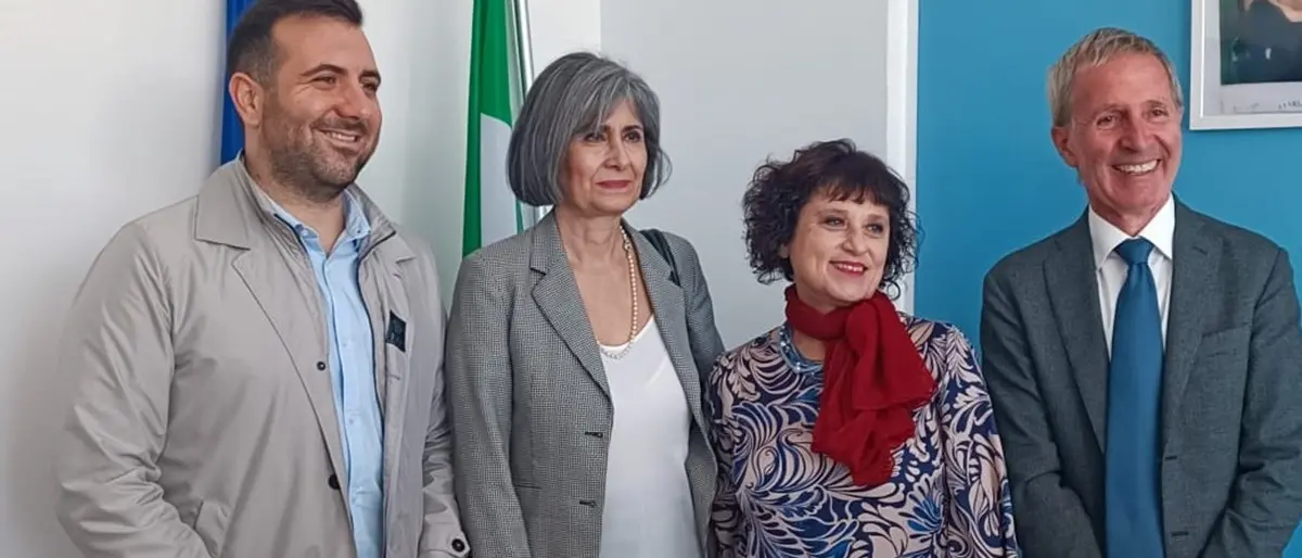 Caulonia, l’assessore regionale Caracciolo in visita all'istituto “Falcone-Borsellino”