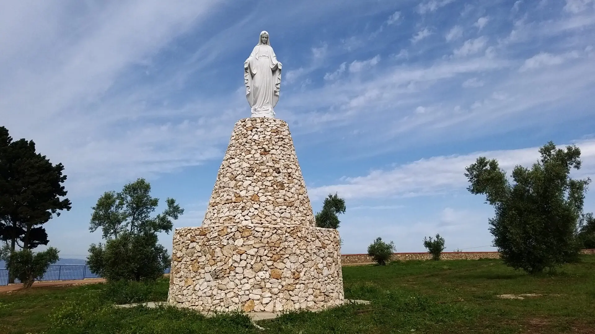Celebrazioni in onore della Madonna della Medaglia Miracolosa: un appuntamento imperdibile a Bagnara Calabra