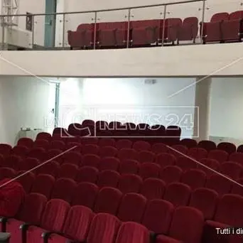 Locri, l’ascensore del teatro in una casa privata: una condanna e quattro assoluzioni