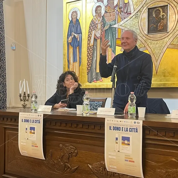 A Reggio la testimonianza di Don Giacomo Panizza: «Il volontariato vero è quello che rende liberi» - VIDEO