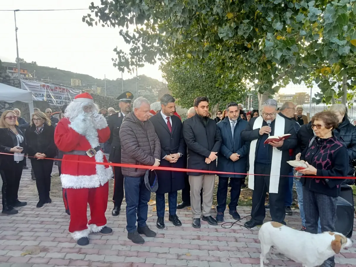Reggio, inaugurato il villaggio di Santa Claus a Cannavò