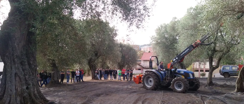 La scuola agraria di Palmi presenta il suo olio d’eccellenza: un convegno su biodiversità e climate change