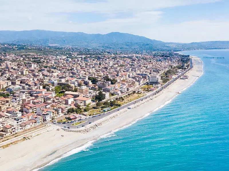 Siderno 2030, il Pd risponde per le rime: «No a \"post\" velenosi sui social o chiacchiere da strada»