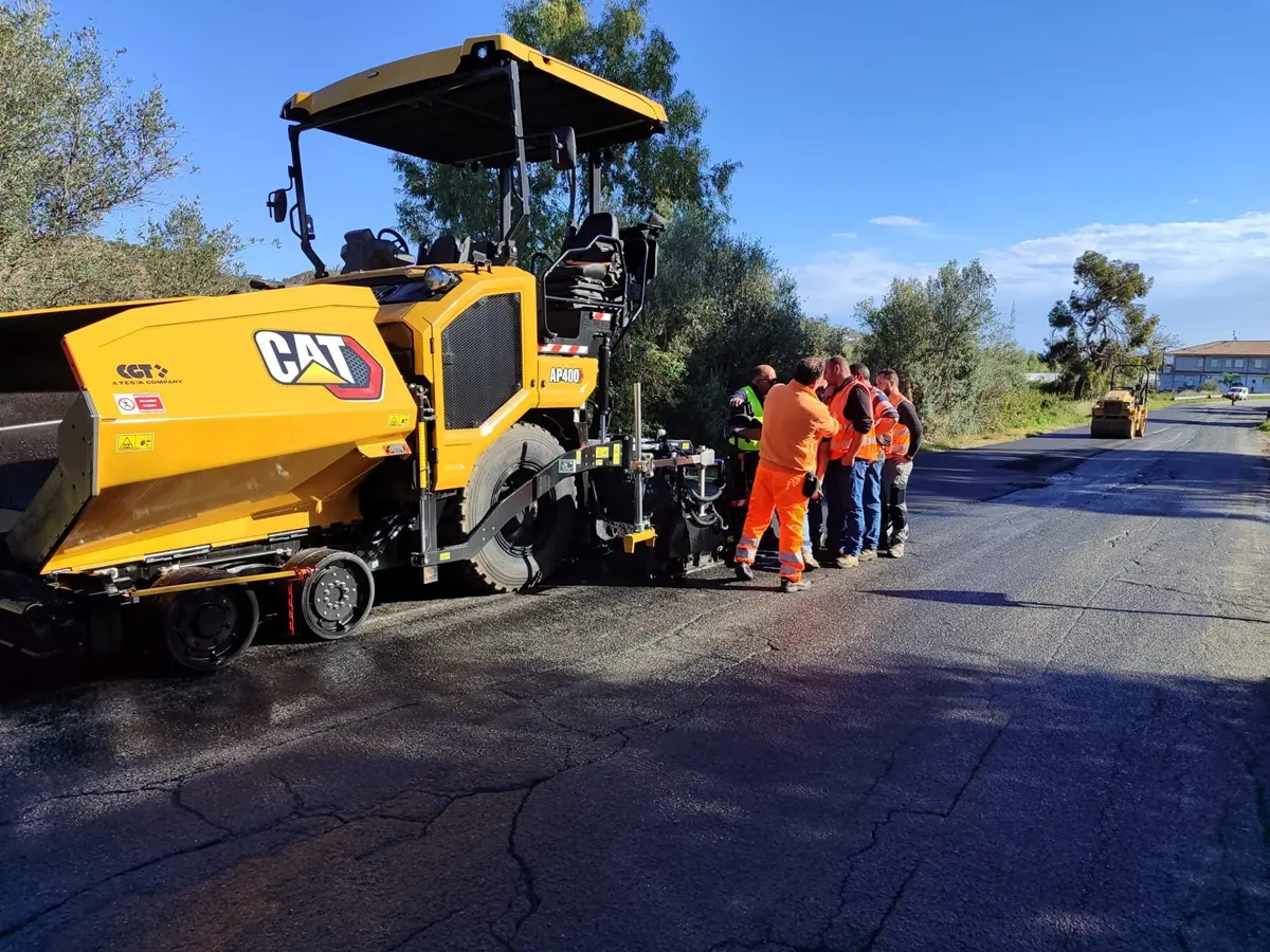 Reggio, la Città Metropolitana consegna altri lavori di manutenzione stradale nella zona Jonica