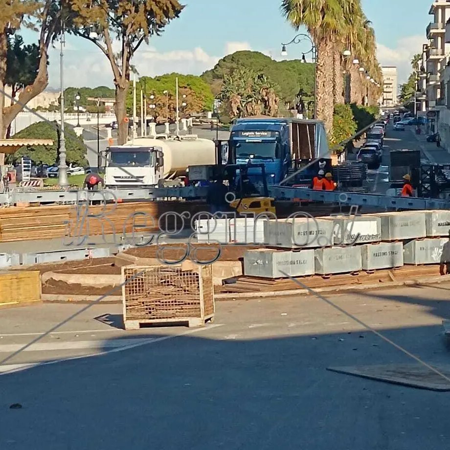 Lavori a Piazza Indipendenza, Fondazione Mediterranea: «Due pesi e due misure con Piazza De Nava»