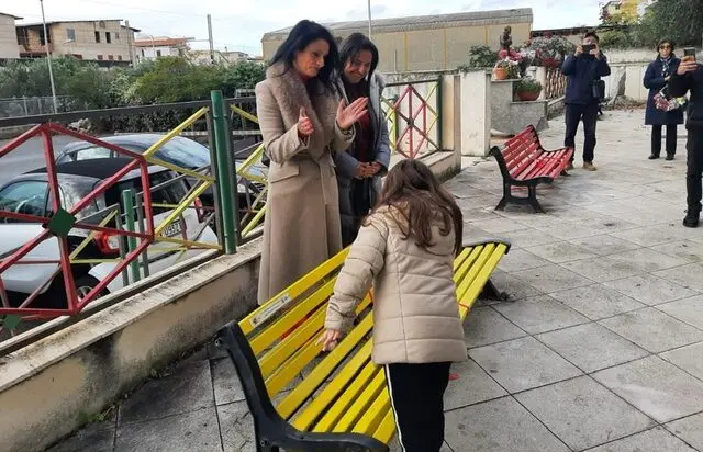 Inaugurate a Bocale le “Panchine Contro la Violenza”