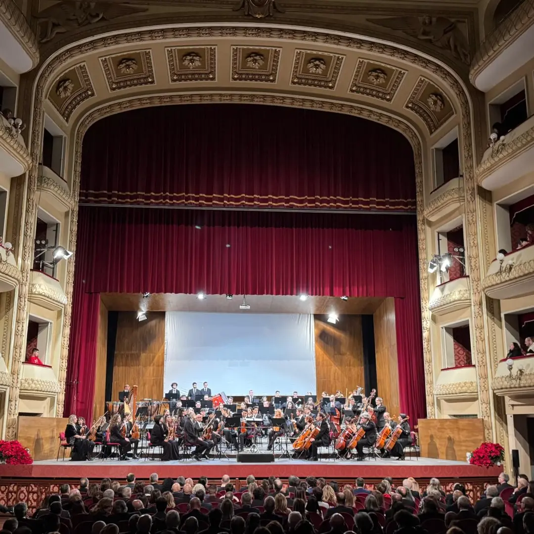 Il Gom saluta il 2024 con il concerto di Natale e premia l’Arma: l’esempio di come donare salva tante vite