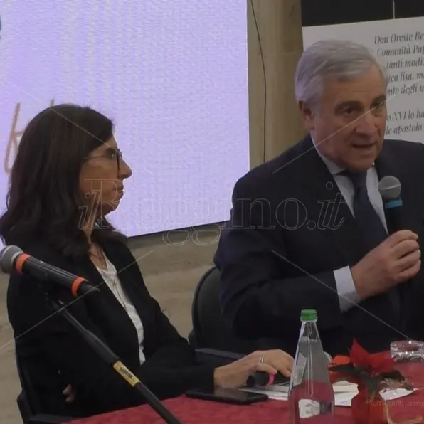 Il vicepremier Tajani rimette al “centro” Forza Italia: «Occupiamo lo spazio tra Meloni e Schlein»